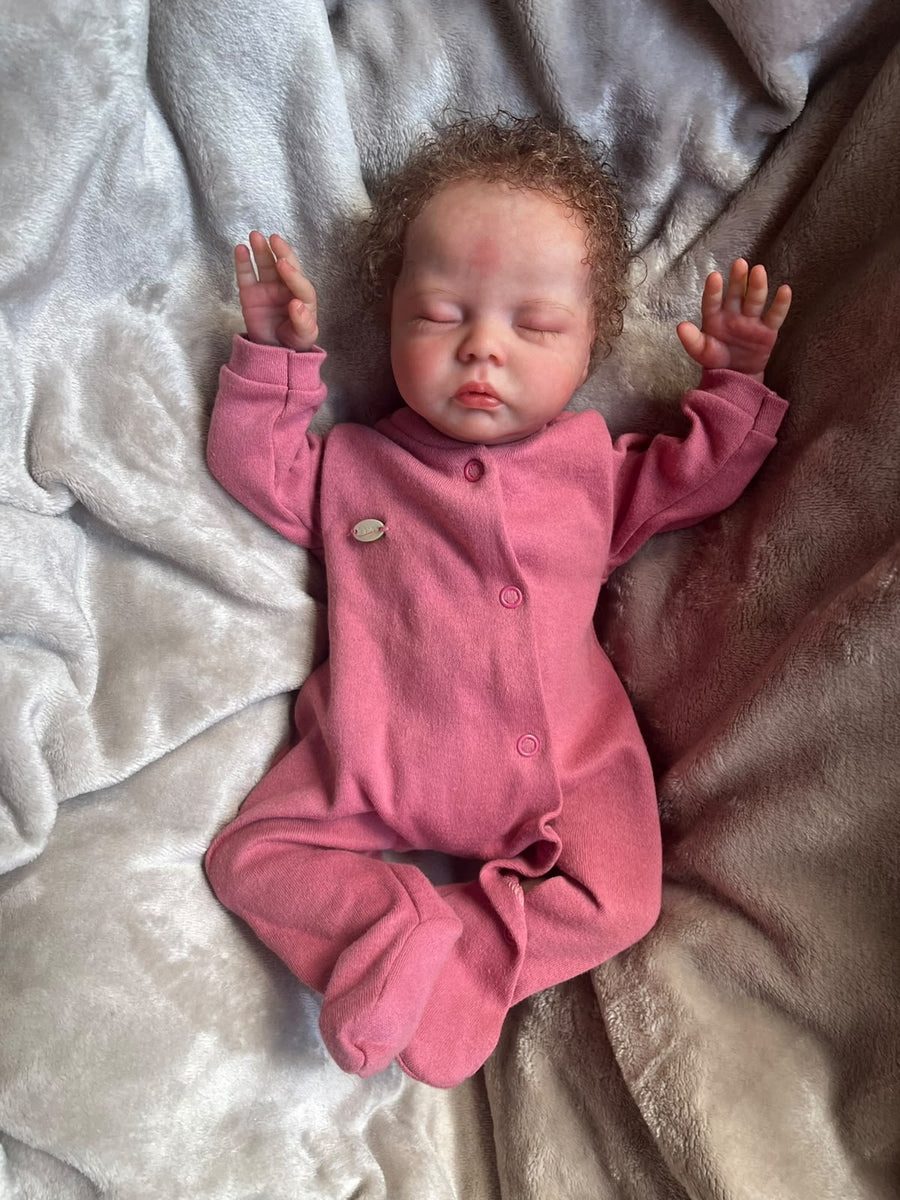 Bebê Reborn Helena — Macacão Rosa